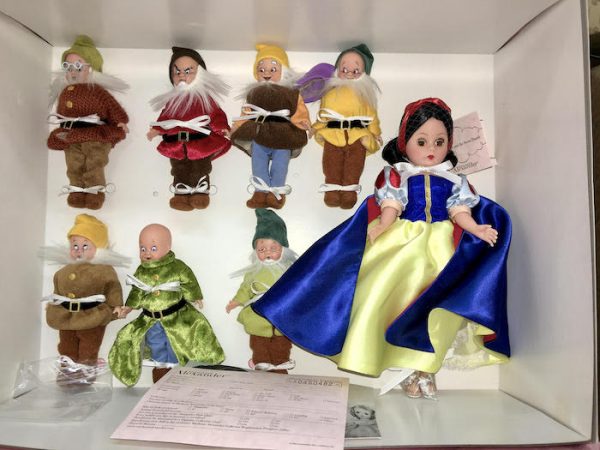 Snow White and the Seven Dwarfs Set 10" #35520