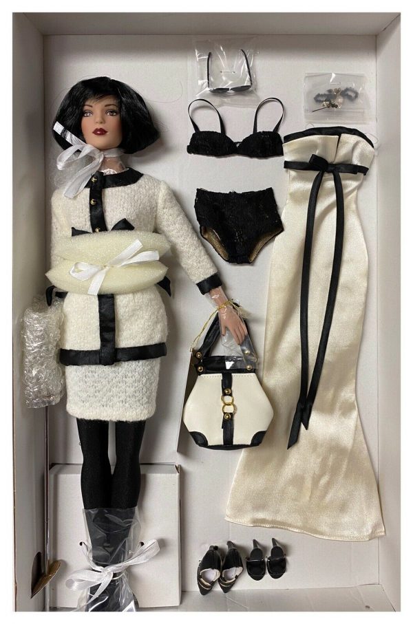 Tyler Wentworth Deluxe Signature Style Gift Set 16" <b>NRFB</B>