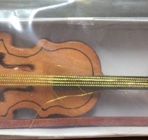 Violin: 6″x2″ Cissy, MSD, SD size