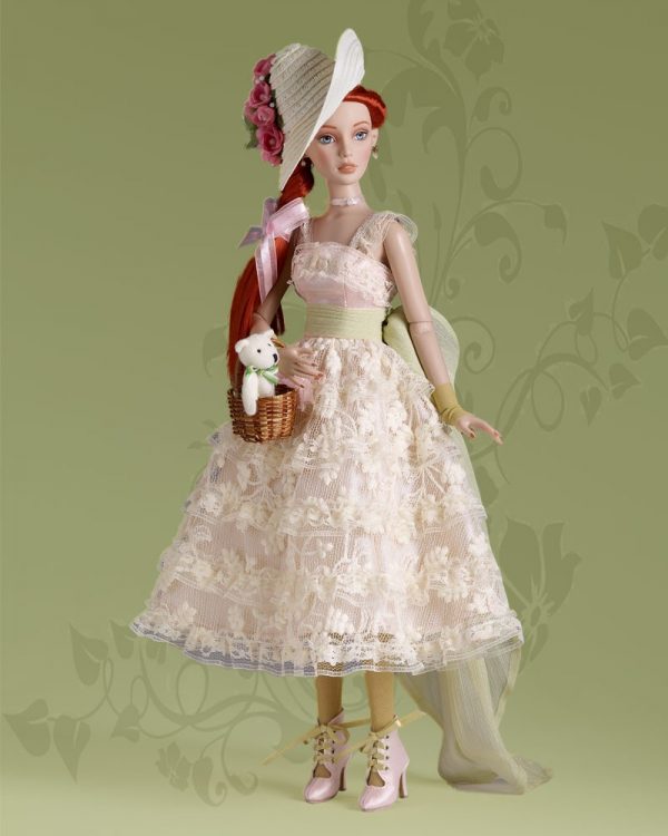 Dainty Miette 16" LE250 Chic Body NRFB Shipper