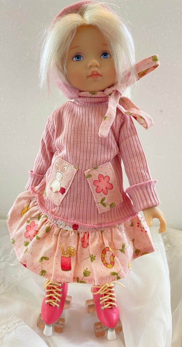 Boneka Bonita wearing Pink Bunny on My Pocket outfit  & Roller Skates (Tuesday Sculpt) 10" NEW MINT - Image 3