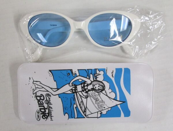 1997 Barbie Convention Beach Blanket Souvenir Sunglasses and Case