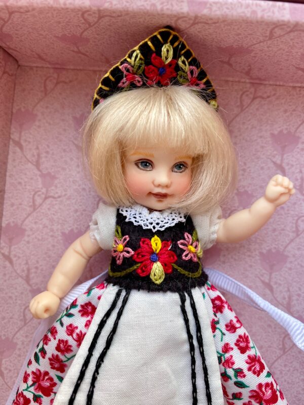 2022 MDCC Helen Kish Lisette Hungarian Easter Tradition5" LE25 - Image 3
