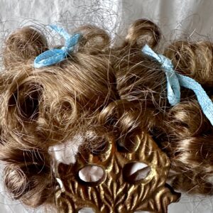 Lulu Wig (Ginger Brown) Size 6-7 synthetic mohair – No tag