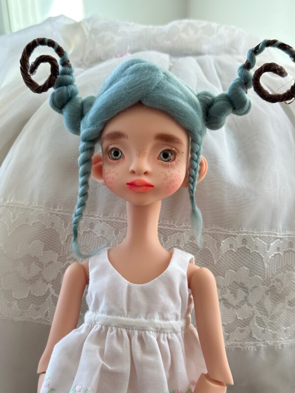 Sculpture Wig  LAVENDER  size 6-7 handmade - Image 4