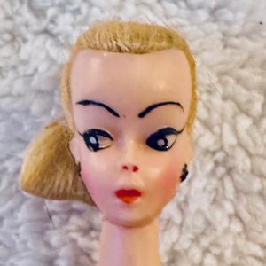 Bild Lilli Hong Kong 9.5″ All Original. Perfect Makeup.  Mint. Not-Mint box included