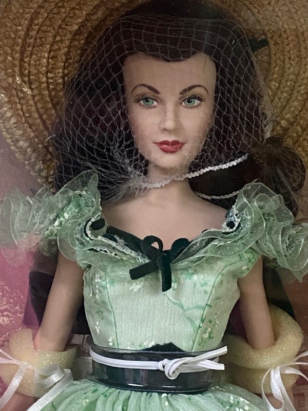 Franklin Mint Gone with the Wind Scarlett O'Hara Vinyl Doll (BBQ Dress) - Image 2