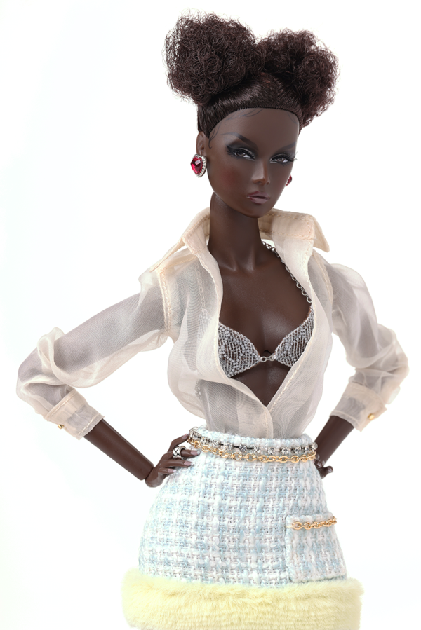 2021 WClub NU.Face Classic Lilith Blair Doll - Image 3
