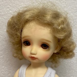 Harlow Wig (Honey Blonde) Size 6-7 Doll Peddlar Exclusive