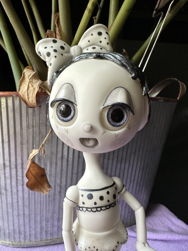 Ruby, Magical Musical Lady 23cm (9") Snow White Resin Full Body Handpainted by Nefer Kane - Image 5