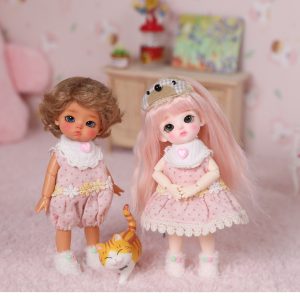 Lati White SP  Pink Mellow ver Hari Peach White skin Full Set 12cm, 4.7″ PREORDER