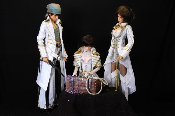 Uncharted Sea Pirate Captain Outfit - Female (SD Size)