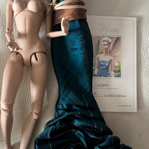 Ficon Lacvert Nude Doll w/COA, Extras, Stand  plus free gift Ficon Fashion