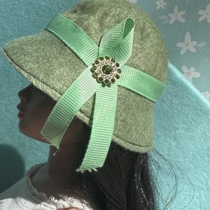 Felt Cloche Green Hat (Modeled on 7-8″ Head)