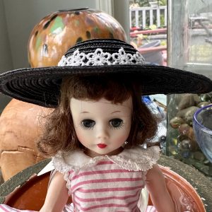 Black Wide-Brim Straw Hat with White Ribbon (Modeled on 4-5″ Head)