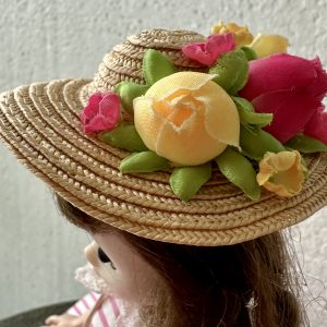 Straw Hat with Flowers (Modeled on 4-5″ Head)