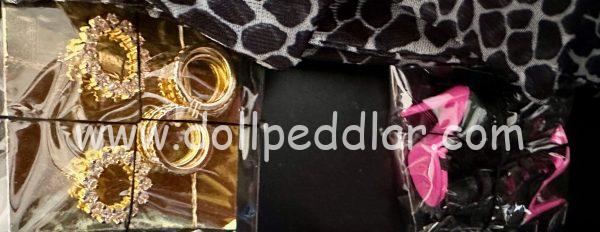 JHD FashionDoll 5th Anniversary Fashion Runway Gift Set Kelly Woodsen - Image 9