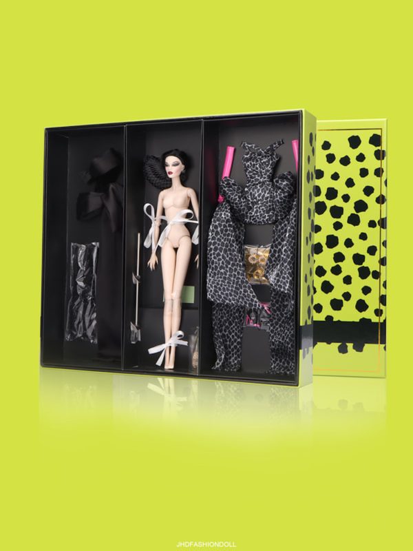 JHD FashionDoll 5th Anniversary Fashion Runway Gift Set Kelly Woodsen - Image 7