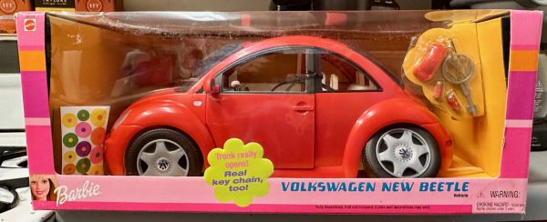 Barbie's Red Volkswagen Beetle RARE COLOR   MINT in Box