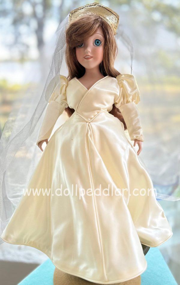 Disney Princess Arielle 16" Porcelain Created for Disney by Bette Ball MINT