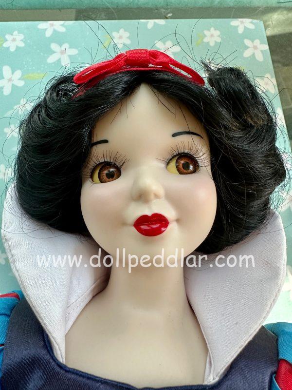 Disney Princess Snow White 16" Porcelain Created for Disney by Bette Ball MINT - Image 7