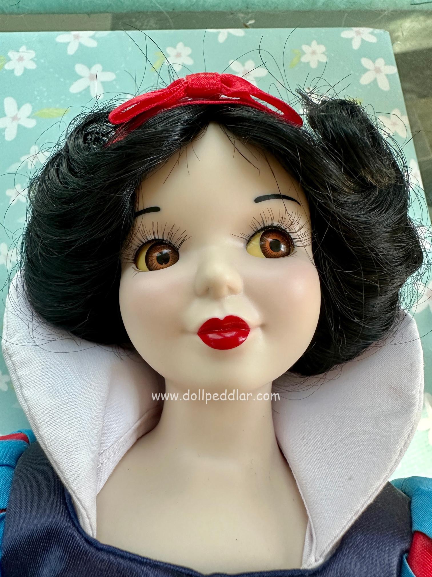 Disney Princess Snow White 16" Porcelain Created for Disney by Bette Ball MINT - Image 7