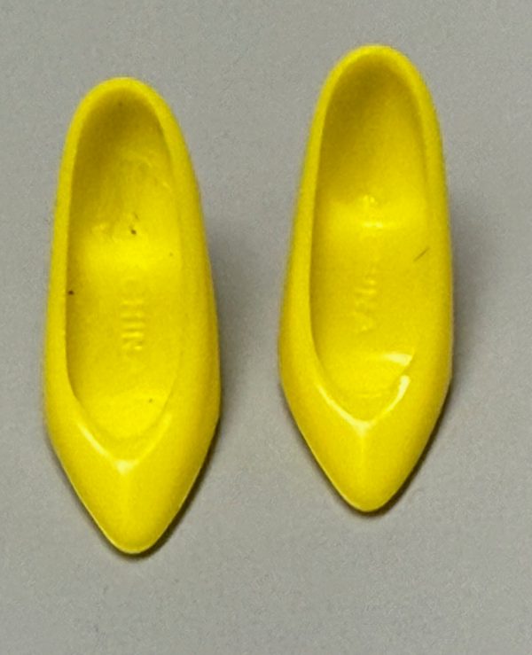 Barbie Yellow High Heel Pumps "China" - Image 2