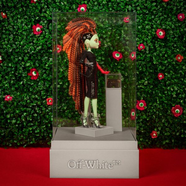 Off-White™ c/o Monster High® Electra Melody Doll  #1 Series of 4 NRFB - Image 5