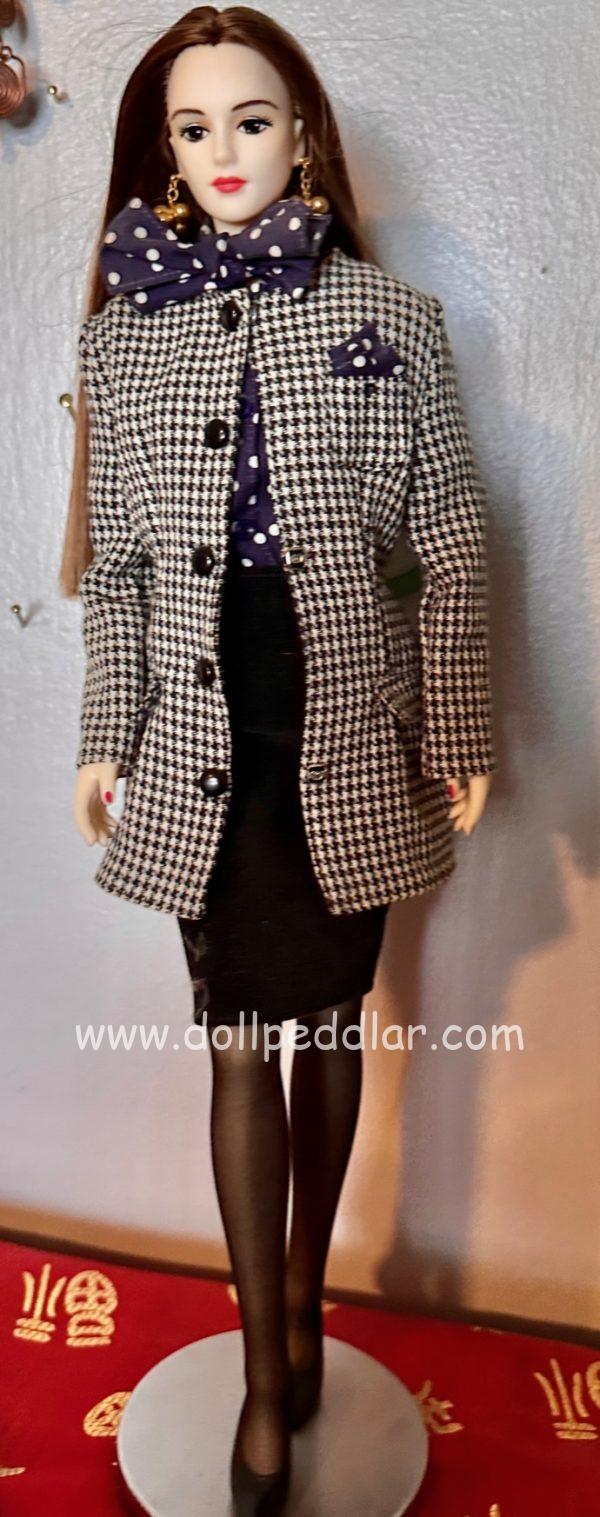Lady Luminous 17" by Takara 1988 vinyl fashion doll #813-170. NRFB w/Stand & LL Box - Image 4