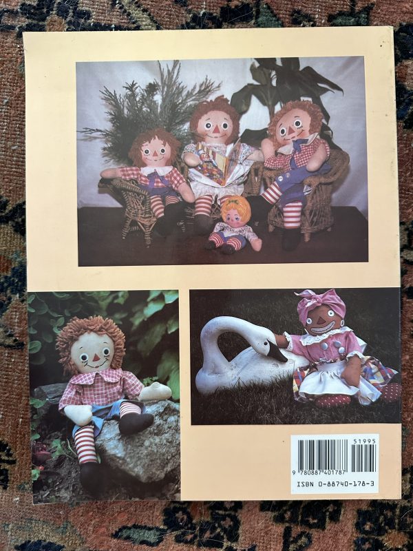 The Raggedy Ann and Andy Family Album by Susan Ann Garrison - Image 2