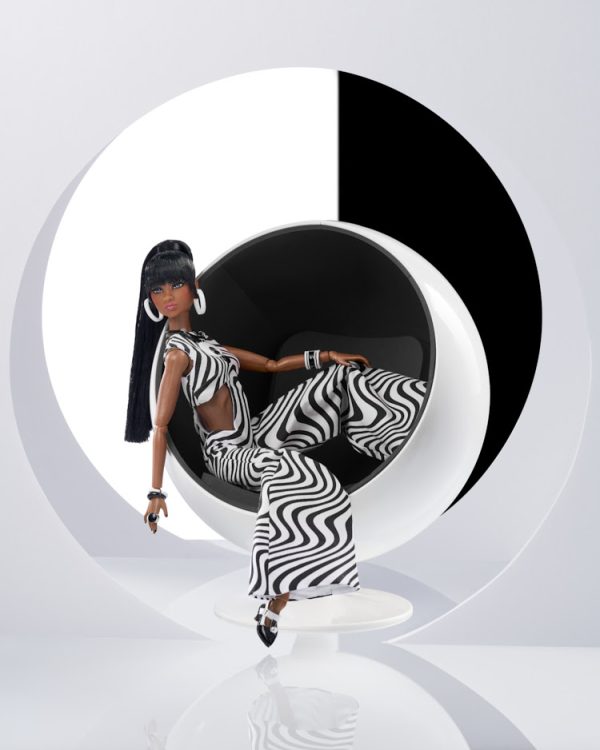 77247 Neutral Code Op Art Poppy Parker Jolie James