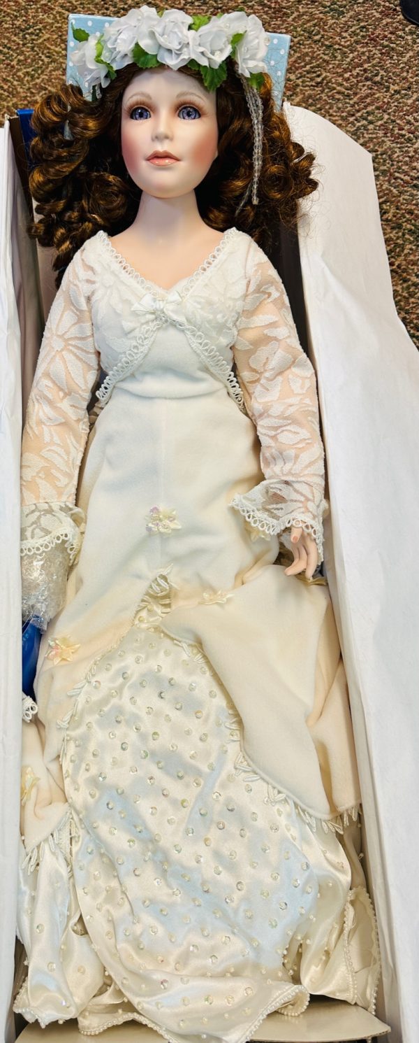 Angel's Touch Winter Angel w/ Wings Porcelain Doll NRFB - Image 3