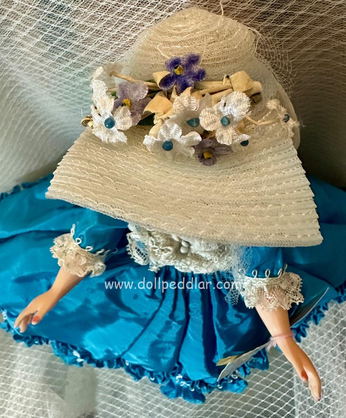 Vintage 1969 Madame Alexander Cissette Portrette Melinda 10” Doll all original + hat included - Image 6