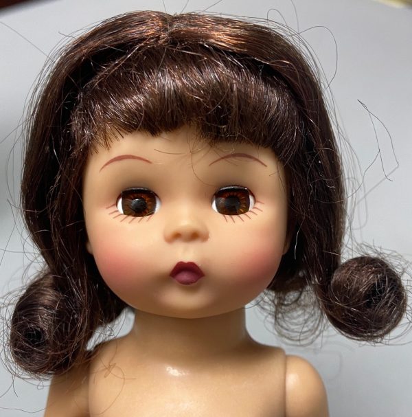 8" Nude Wendy (Latin Skin/Brown Hair) NO BOX/STAINED/EYES DO NOT CLOSE