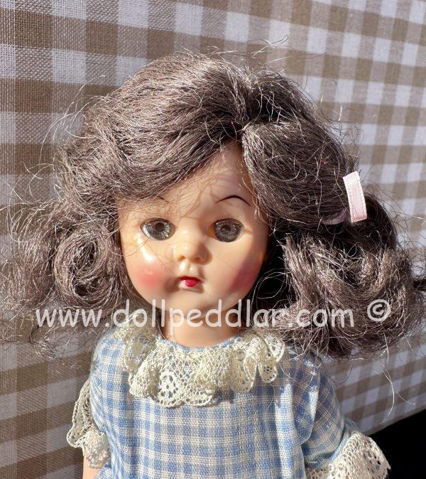 Vintage 8" Walker Doll - Beautiful face paint & very full wig - Image 4
