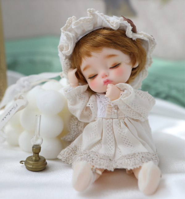 Lati Yellow Fluffy Lullaby ver. Sleeping Yomi Tan Skin Full Set 16cm - Image 4