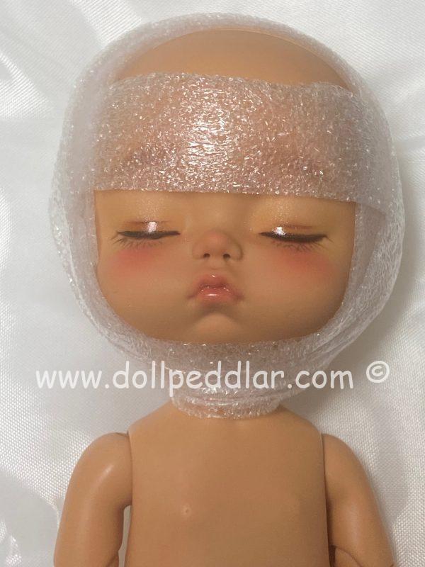 Lati Yellow Fluffy Lullaby ver. Sleeping Yomi Tan Skin Full Set 16cm - Image 8
