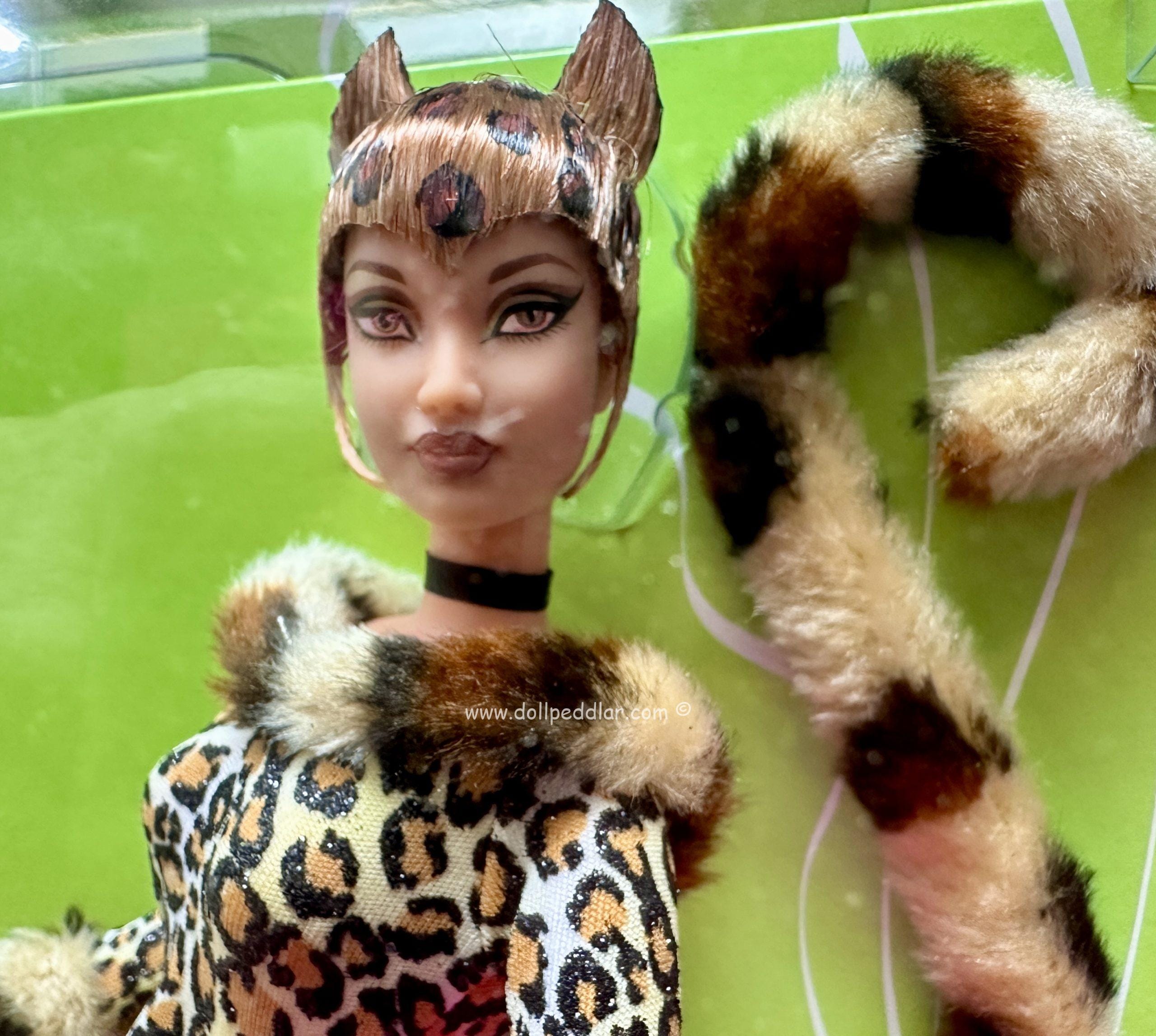 B3417 Lounge Kitties Barbie Collection #3 - Image 2