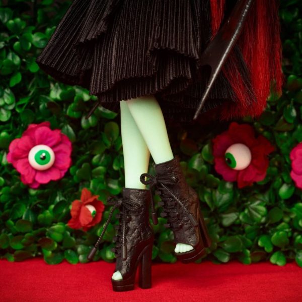 HNV19 Off-White™ c/o Monster High Raven Rhapsody Doll NRFB in Shipper - Image 5