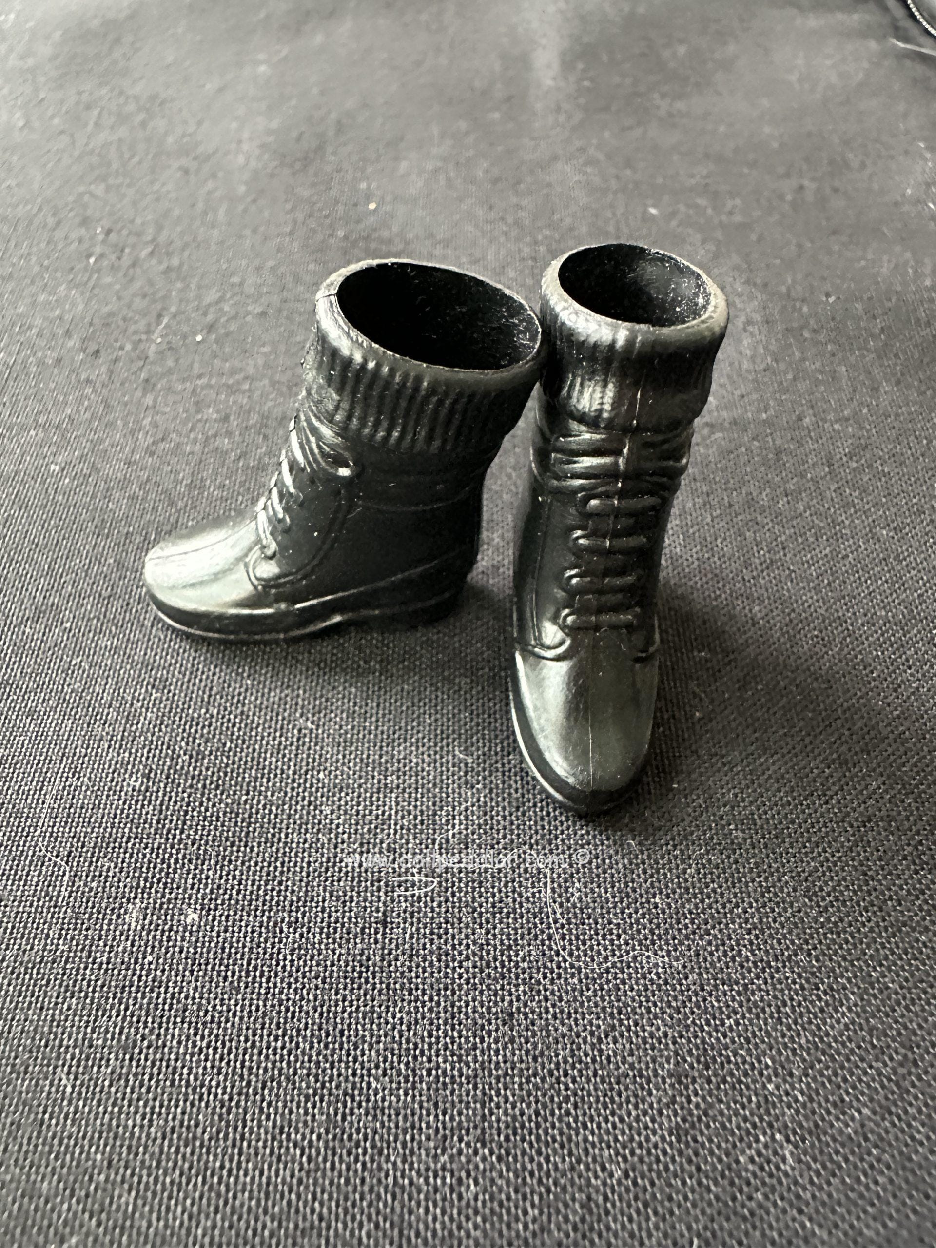 30mm Black Plastic Boots - Image 3