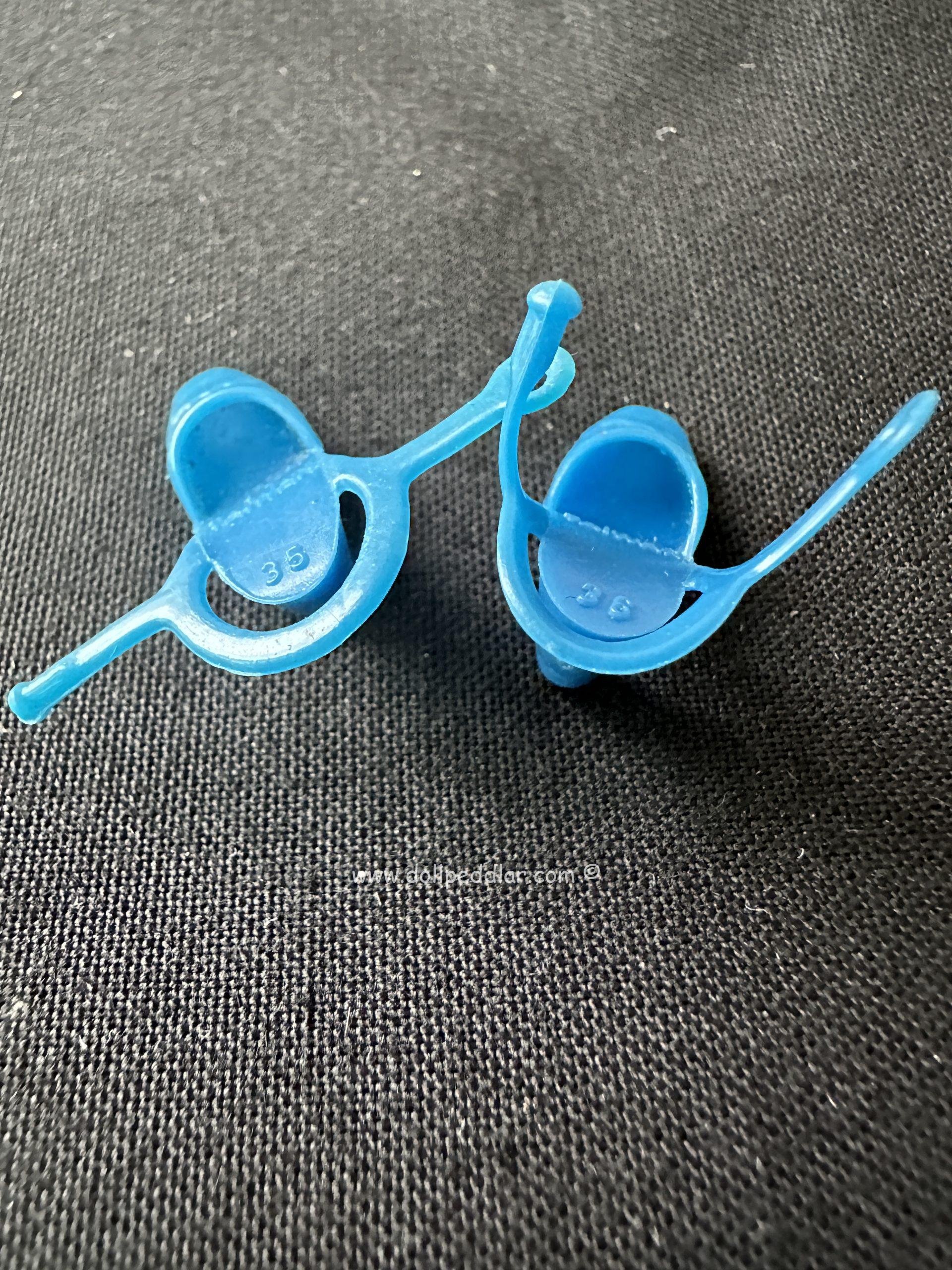 Grab Bag of 4 Pairs of Random Barbie Shoes - Image 14