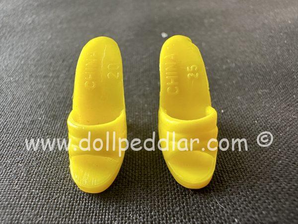 Grab Bag of 4 Pairs of Random Barbie Shoes - Image 7