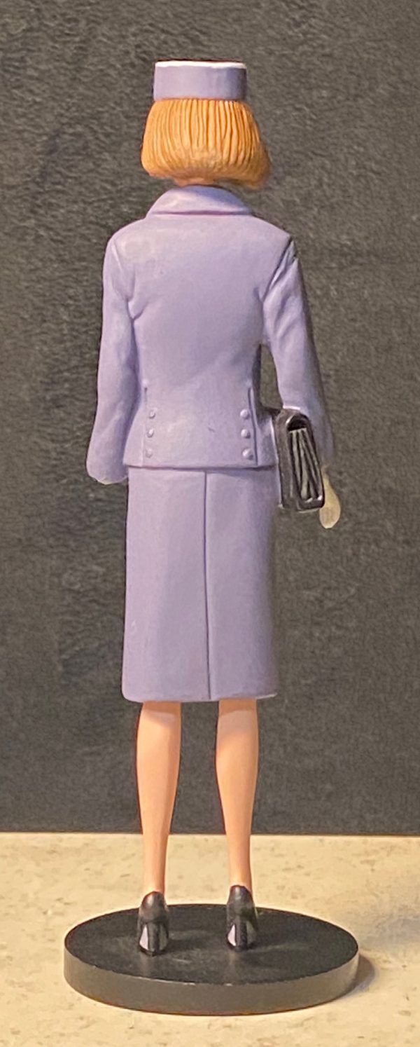 Danbury Mint Classic Barbie Pan Am Stewardess Figurine 6" NO BOX/DAMAGED - Image 2