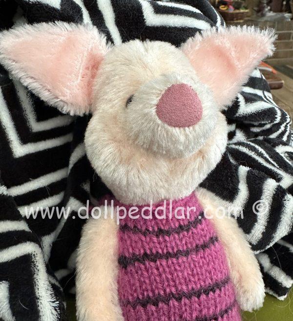 Disney Store & Theme Park - Minnie Mouse - Pink Piglet 11" - Image 2
