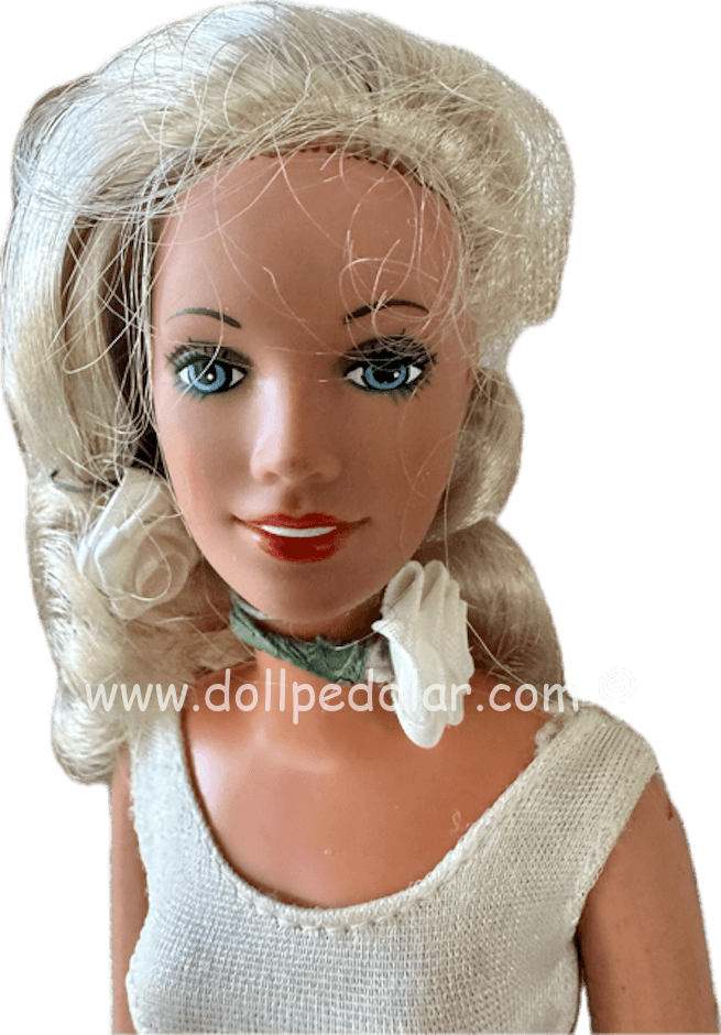 VINTAGE 1978 Kenner Darci doll w/Blonde hair, 12." fashion doll wearing her classic white body suit & lace skirt - Image 2