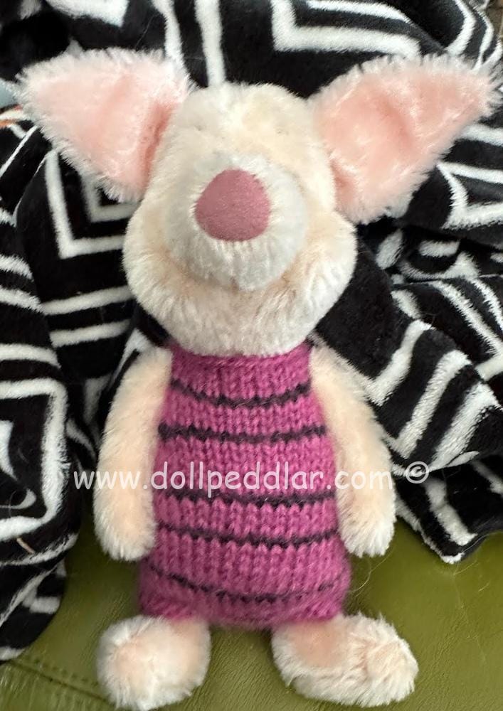 Disney Store & Theme Park - Minnie Mouse - Pink Piglet 11"