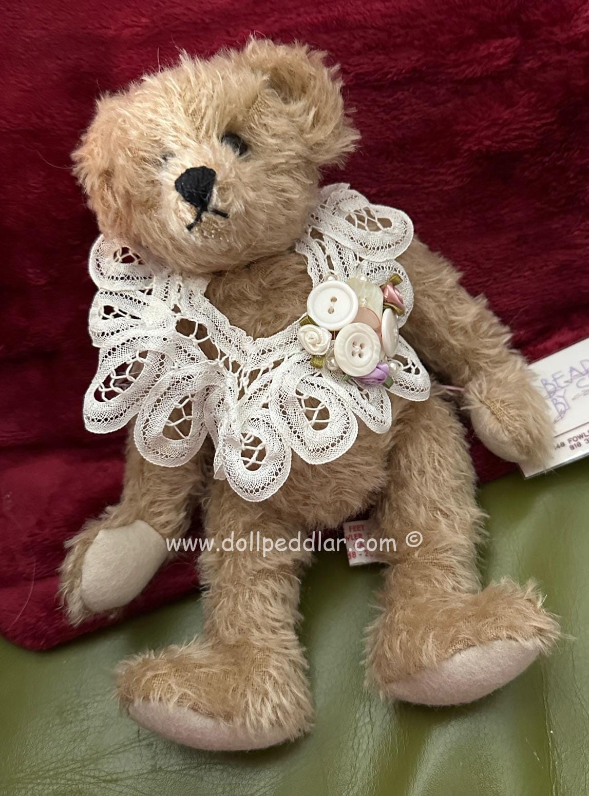 OLIVIA by artist Sue Coe, Bear Feet, Mohair Bear with leather paws, articulated, #10 of 30 limitation. NEW MINT - Image 6