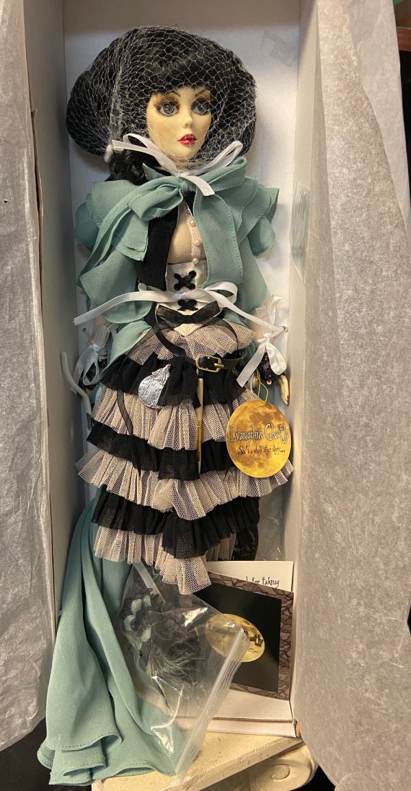 Evangeline Ghastly A Tangled Web (Mint in Box/No Boots) - Image 5