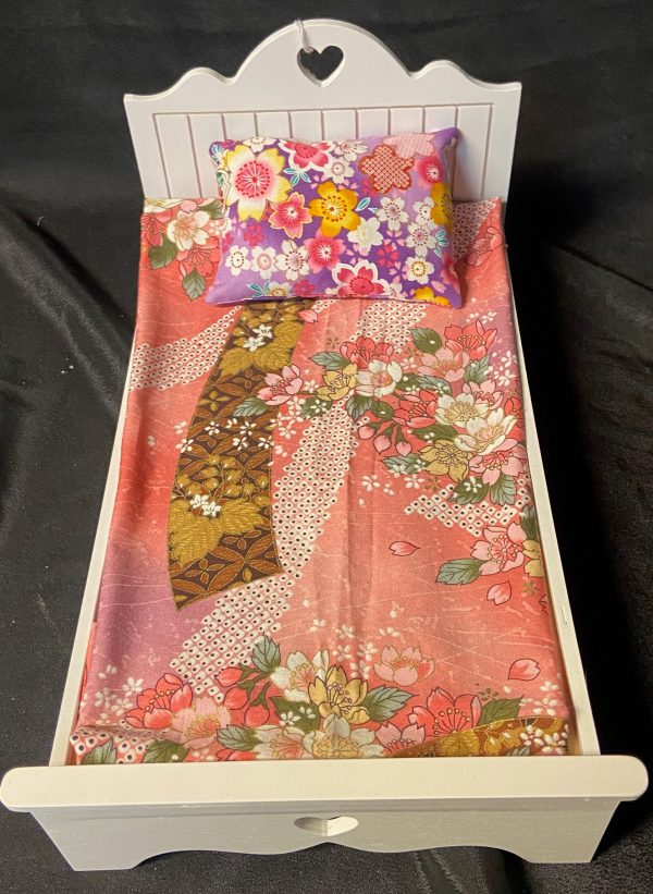 Furniture: White Wood Bed (For Dolls 10-14") 8" x 14" - Image 2