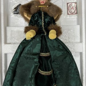 15760 Holiday Caroler Barbie (Porcelain)